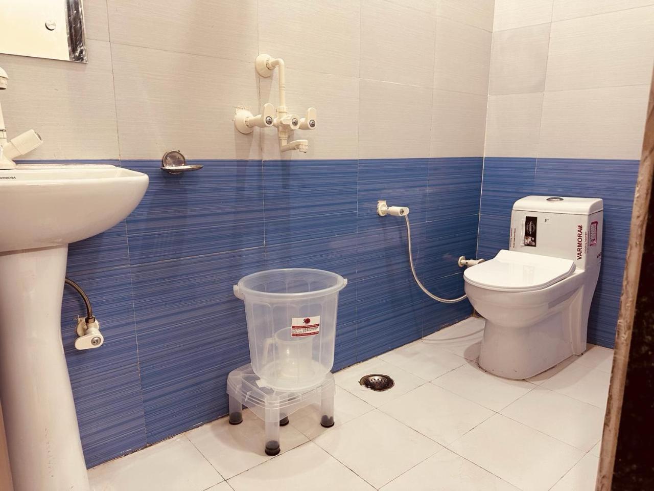 The Lord Krishna Residency Vrindavan Hotell Eksteriør bilde